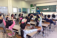 富山市立柳町小学校の全学年にて「三味線授業」開催